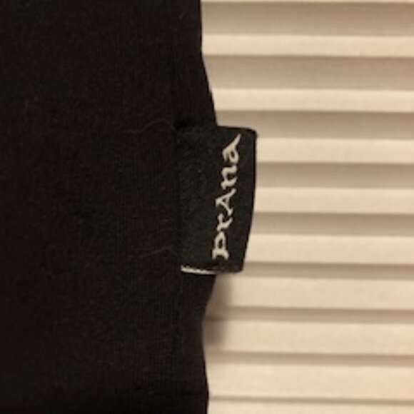 PrAna Capris Quick dry leggings in Black, Size Small, Stretchy, Comfortable! - Picture 5 of 6